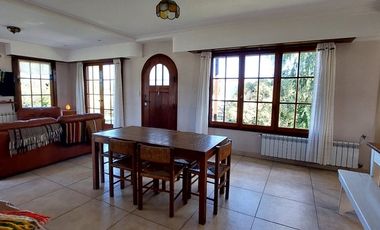 VENTA EXCELENTE CASA 4 AMB, QUINCHO Y PARQUE,VIDAL