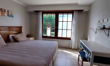 VENTA EXCELENTE CASA 4 AMB, QUINCHO Y PARQUE,VIDAL