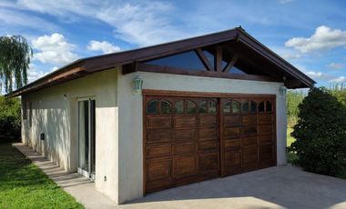 VENTA EXCELENTE CASA 4 AMB, QUINCHO Y PARQUE,VIDAL