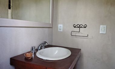 VENTA EXCELENTE CASA 4 AMB, QUINCHO Y PARQUE,VIDAL