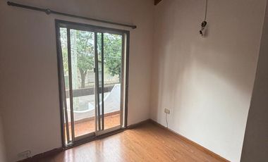 Venta casa 4 ambientes con garage cubierto