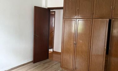 Venta casa 4 ambientes con garage cubierto
