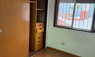 Venta casa 4 ambientes con garage cubierto