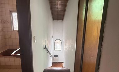 Venta casa 4 ambientes con garage cubierto