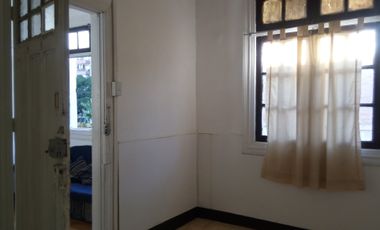 ANTIGUA CASA CON LOCALES COMERCIAL Y UN DEPTO AV BRASIL