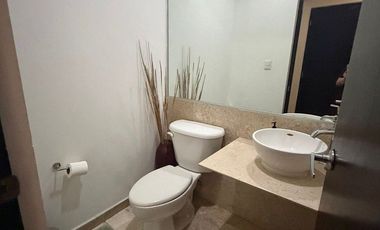 Departamento en renta SEMIAMUEBLADO Grand Tower