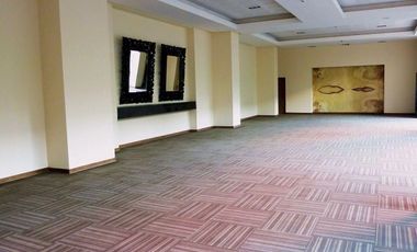 Departamento en renta SEMIAMUEBLADO Grand Tower