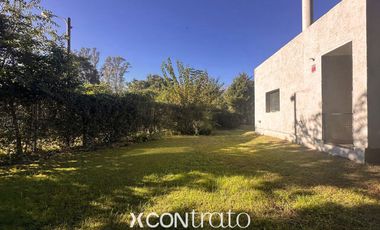 Casa 3 dormitorios con galería y cochera doble – Villa Warcalde  - Zona de clubes
