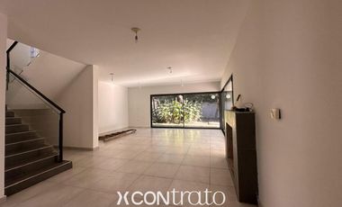 Casa 3 dormitorios con galería y cochera doble – Villa Warcalde  - Zona de clubes