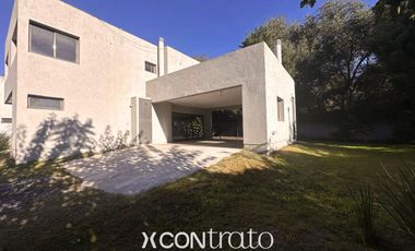Casa 3 dormitorios con galería y cochera doble – Villa Warcalde  - Zona de clubes
