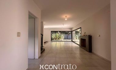 Casa 3 dormitorios con galería y cochera doble – Villa Warcalde  - Zona de clubes