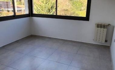 Casa 3 dormitorios con galería y cochera doble – Villa Warcalde  - Zona de clubes