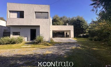 Casa 3 dormitorios con galería y cochera doble – Villa Warcalde  - Zona de clubes