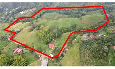 VENTA DE FINCA EN FILANDIA, QUINDO, COLOMBIA