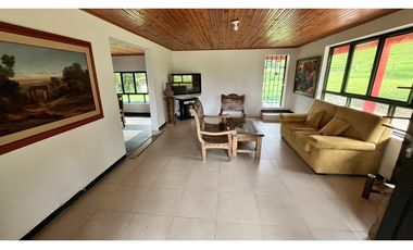 VENTA DE FINCA EN FILANDIA, QUINDO, COLOMBIA