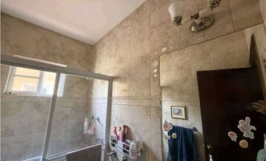 ALQUILER DE CASA DE 2 NIVELES Y 4 REC. EN COSTA DEL ESTE
