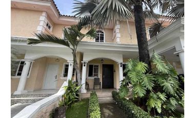 ALQUILER DE CASA DE 2 NIVELES Y 4 REC. EN COSTA DEL ESTE