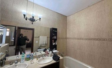 ALQUILER DE CASA DE 2 NIVELES Y 4 REC. EN COSTA DEL ESTE