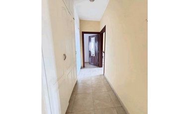 ALQUILER DE CASA DE 2 NIVELES Y 4 REC. EN COSTA DEL ESTE