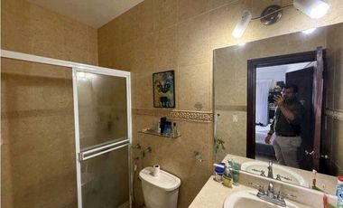 ALQUILER DE CASA DE 2 NIVELES Y 4 REC. EN COSTA DEL ESTE