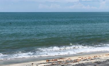 Venta de 1 Casa y 2 Apartamentos de Playa en Coronado
