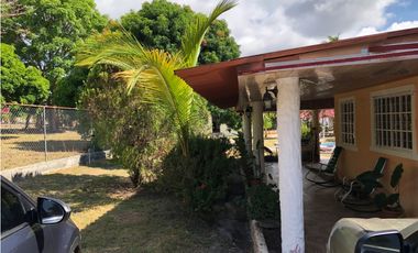 Venta de 1 Casa y 2 Apartamentos de Playa en Coronado