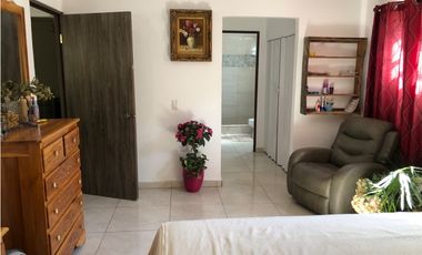 Venta de 1 Casa y 2 Apartamentos de Playa en Coronado