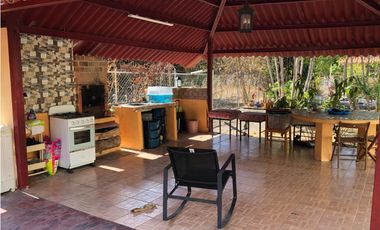 Venta de 1 Casa y 2 Apartamentos de Playa en Coronado