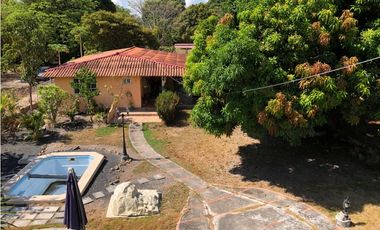 Venta de 1 Casa y 2 Apartamentos de Playa en Coronado