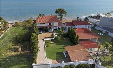 Casa Frente al Mar en Malibú Panamá