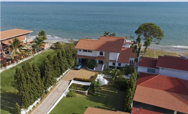 Casa Frente al Mar en Malibú Panamá