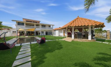 Casa Frente al Mar en Malibú Panamá