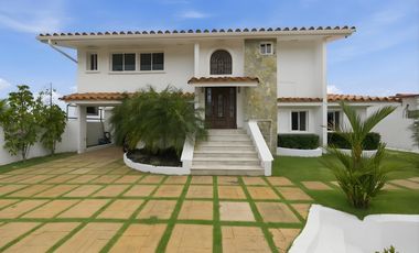 Casa Frente al Mar en Malibú Panamá
