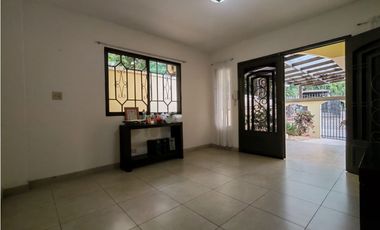 Casa en Venta en Ancón | Amplios espacios 348 m2 CT