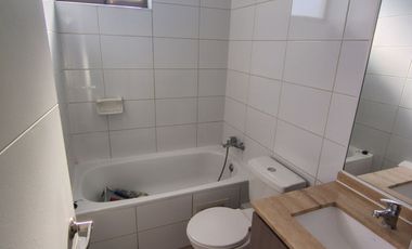 INCUYE GASTOS COMUNES. 2 DORMITORIOS 2 BAÑOS + EST Y BOD