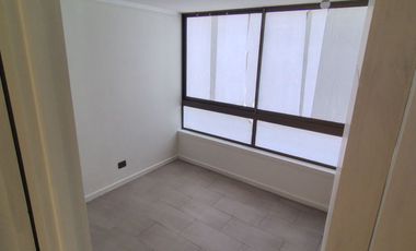 INCUYE GASTOS COMUNES. 2 DORMITORIOS 2 BAÑOS + EST Y BOD