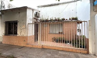 En venta casa de 2 dormitorios en Candioti Norte