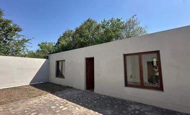 CASA 8 DORMITORIOS - LOZANO