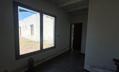 CASA 8 DORMITORIOS - LOZANO