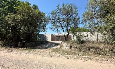 CASA 8 DORMITORIOS - LOZANO