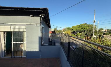 VENTA AMPLIA CASA 4 AMB. TERRAZA PARRILLA COCHERAS