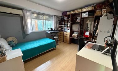 VENTA AMPLIA CASA 4 AMB. TERRAZA PARRILLA COCHERAS