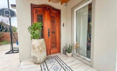VENTA CASA 6 AMBIENTES SANTA ELENA PILETA CAVA