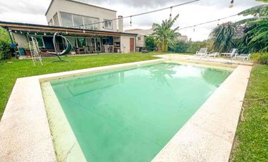 VENTA CASA 6 AMBIENTES SANTA ELENA PILETA CAVA