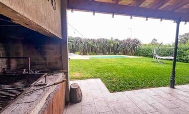 VENTA CASA 6 AMBIENTES SANTA ELENA PILETA CAVA