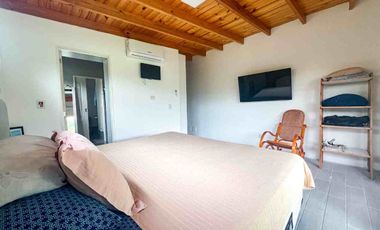 VENTA CASA 6 AMBIENTES SANTA ELENA PILETA CAVA