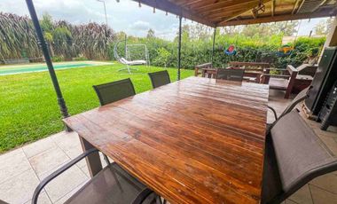VENTA CASA 6 AMBIENTES SANTA ELENA PILETA CAVA