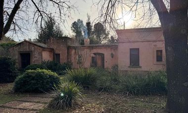 CASA EN VENTA EN BARRIO CERRADO LA CHELTONIA
