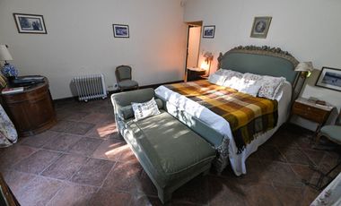 CASA EN VENTA EN BARRIO CERRADO LA CHELTONIA