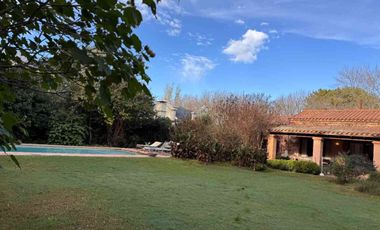 CASA EN VENTA EN BARRIO CERRADO LA CHELTONIA
